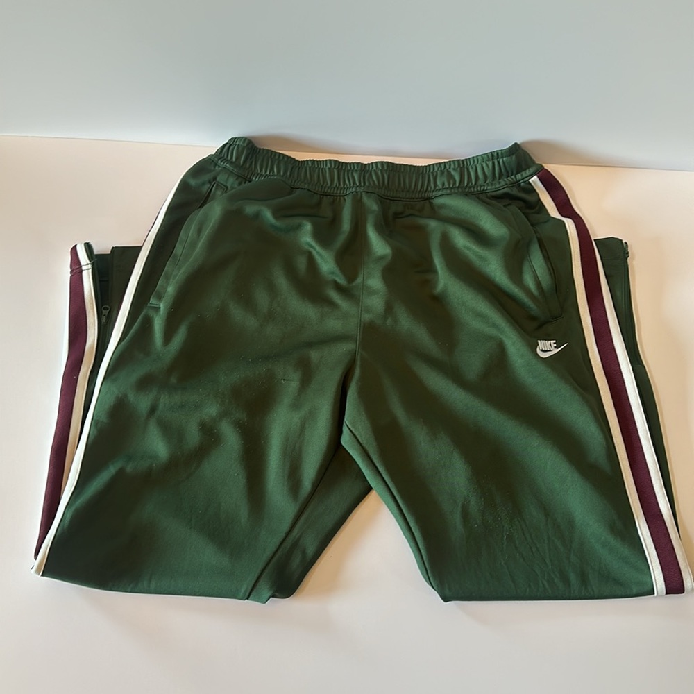 Nike green joggers in a XXL